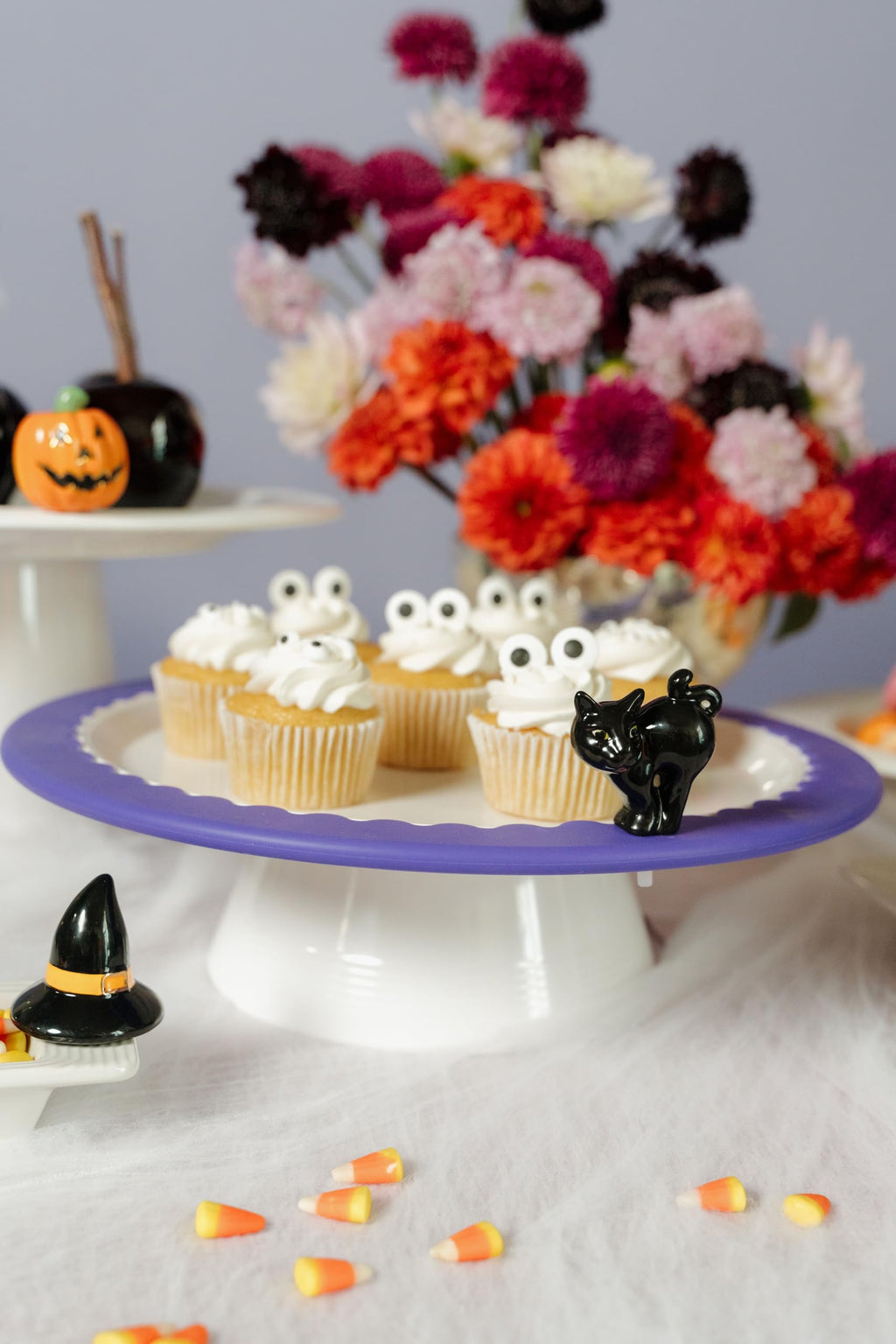 Nora Fleming Hand-Painted Mini: Scaredy Cat (Black Cat) A419